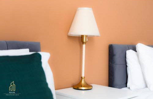 Modern 2BR Apartment - Prime Location Near Beach & Town - Sleeps 5 - Foto 11