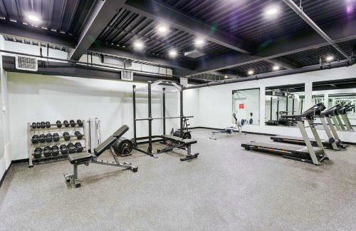 Bringham's Mill Apartments Perfect for Groups Full Kitchen Gym and Free Parking - Photo 7