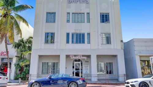 Coastal 2BR Escape | Walk to Beach & 2 Queen Beds - Foto 2