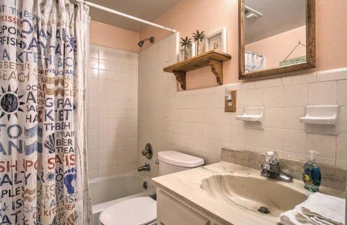 Sunny Cocoa Beach Condo with Balcony and Pool Access - Foto 28