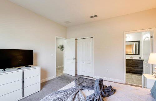 Near Disney and Legoland Spacious Poolside Oasis! - Foto 14