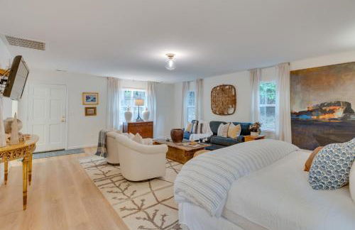 Idyllic Cave Spring Studio with Patio and Fire Pit! - Foto 6