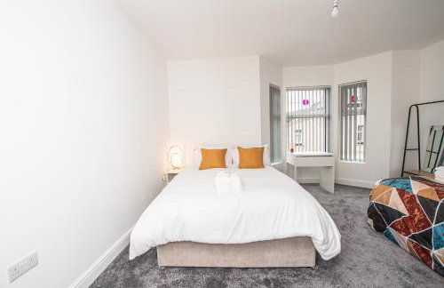 Modern 4 Bedroom House Sleeps 10 Free Parking Liverpool - Foto 78