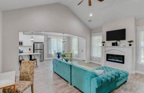 Reduced! Newly Renovated Luxe West Beaumont w Priv - Foto 25