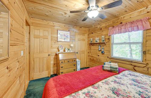 11 Mi to Dtwn Franklin Cabin with Porch! - Foto 12
