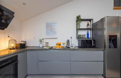 Modern Urban Oasis - Korčula - Photo 31