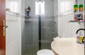 Terraço Familiar , 2 quartos com ar condicionado, 2 banheiros, churrasqueira a carvão , wi-fi, vaga para 2 carros suporta até 7 pessoas - Foto 10