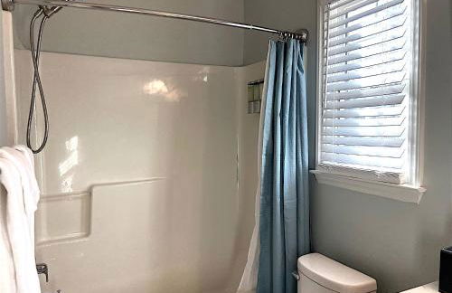 3 BR w/ King Bed, Standing Desk, Ping Pong, Arcade - Foto 29