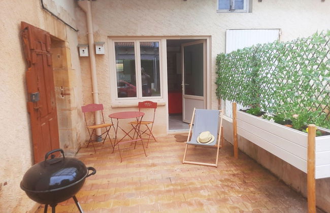 Cosy Holiday Home in Bergerac With Terrace - Foto 1