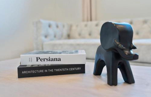 Mins to Downtown- Formula 1 - ACL - Foto 4