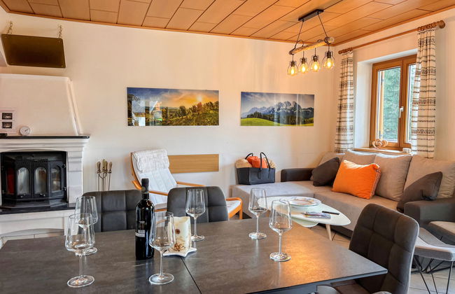 The Red Apartment - Photo 8