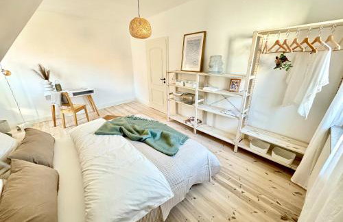 Stilvolles Haus mit Naturgarten & Weitblick - für Familien & Freunde - Foto 17