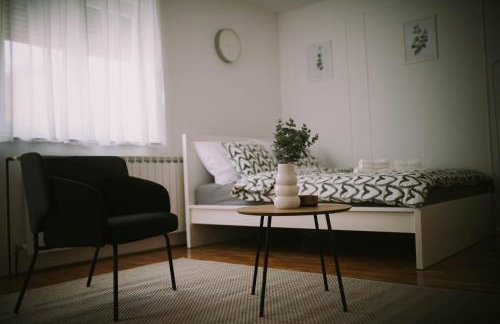 Studio Apartment E&D, free private parking, loggia - Foto 1