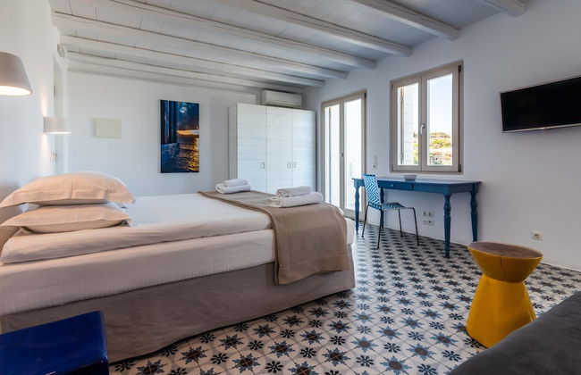 Milia Gi Suites - Photo 5