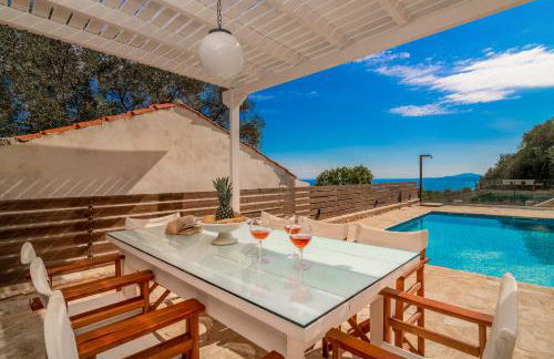 Villa Daniela - Private Pool and Serene Location, by ZanteWize - Foto 40