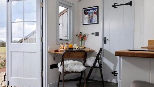 Luxury Shepherd hut with hot tub - Foto 5