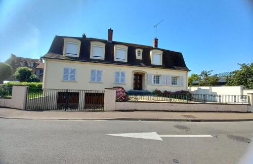 L Escapade Parodienne - Foto 1