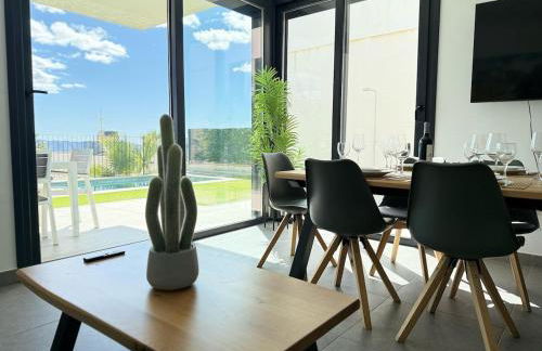 Preciosa villa con piscina privada y vistas al mar - Foto 12