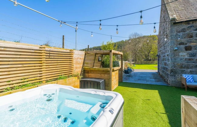 Kirkton Family Farmhouse With Hot Tub Alford Aberdeenshire - Photo 13