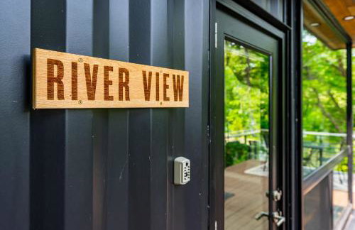 Riverside Tiny Cabin w Hot Tub, Fire Pit, & Kayaks - Foto 7