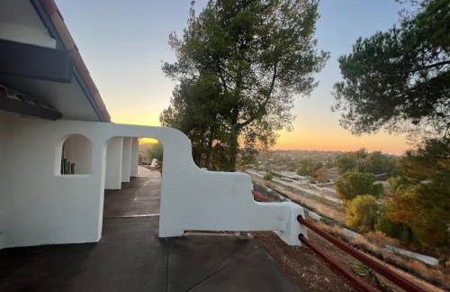 Winery Getaway with Spa and Amazing Hilltop View - Foto 40