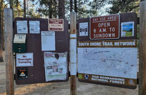 Four Seasons Getaway-Private Hot Spa with Pine Tree Views-Walk to Village and Pineknot Trailhead-Plus King Bed! - Photo 43