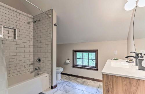 Updated Stroudsburg Home with Spacious Deck! - Foto 17