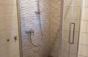 Maisonnette calme avec jardinet - Photo 12