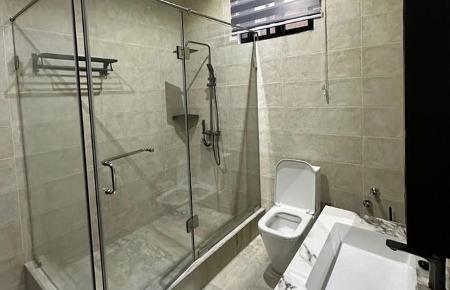 2BR Apartment With Pool and Wifi Near East Airport - Photo 12