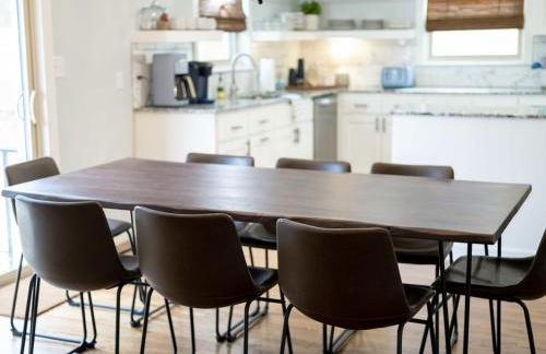 Spacious Family Haven - Walk to Downtown & JBU - Foto 29