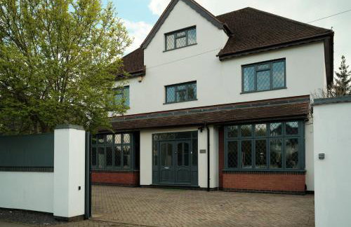 Modern Spacious House - Sleeps 16, Free Parking, Sun Terrace - Foto 2