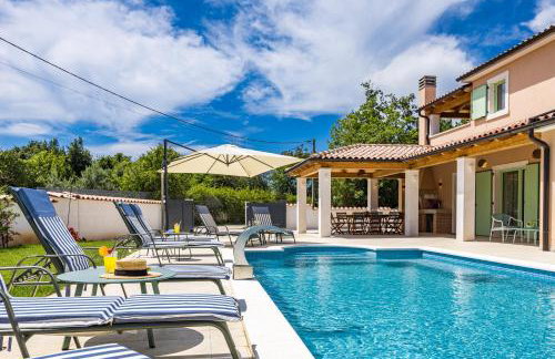 Villa Bianca - family vacation villa in rural Istria - Foto 1