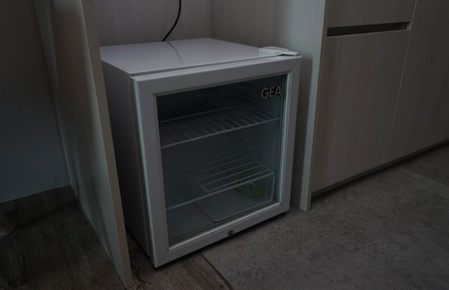 Clean and Tidy Studio Room at Tree Park Apartment - Foto 5