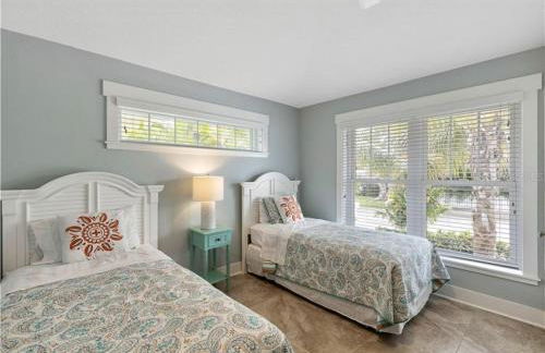 AMI/Holmes Beach - 3/2 Home - Private Heated Pool and Yard - walk to beach - Photo 11