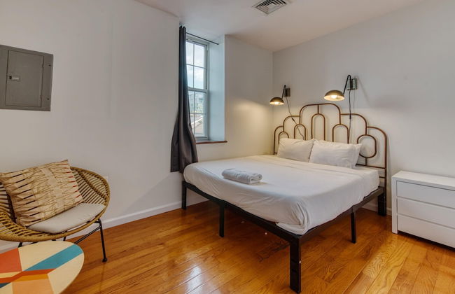 Stairway 3BR Apt w W D Ideal for Groups - Foto 14
