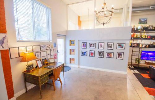 Trendy Modern Loft in Rino Art District - Photo 12