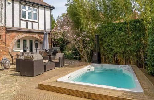 Country Manor Pool & Spa Games Room Cinema - Photo 12