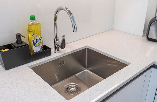 Brand New & Modern Studio JVC - Photo 80