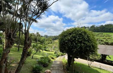 Chácara Casa Amarela - estrutura completa de lazer - ambientes elegantes e exclusivos - campo de futebol e bocha - piscina - lareiras - 10 min Rota do Vinho - Foto 75