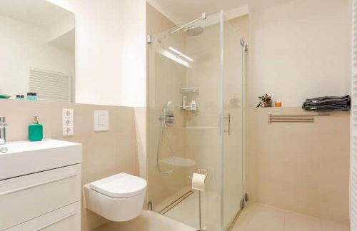 HJ 18 by ROCKCHAIR Apartments l SUPERHOST Status l Super Flat, 2 Bedrooms 2 Bathrooms Balcony Elevator welcomes you! - Foto 20