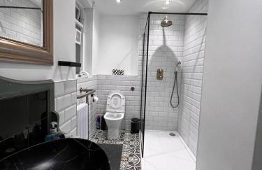 Earl's Court Luxe Apartment - Photo 18