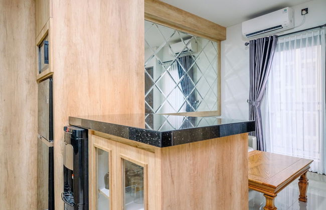 Modern Look And Comfy 2Br Transpark Cibubur Apartment - Foto 14