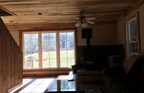 Stunning Getaway Cabin with Expansive Decks near Huntington, West Virginia - Foto 18