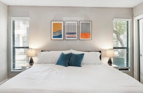 Economy King Bed Suites w Pool, Next to Downtown - Foto 43