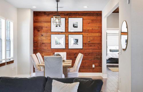 Getaway Near River Walk DT Yard BBQ Pet Games - Foto 20