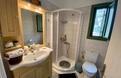 Family D 3 bedroom house with BBQ&Patio in huge estate! - Photo 19