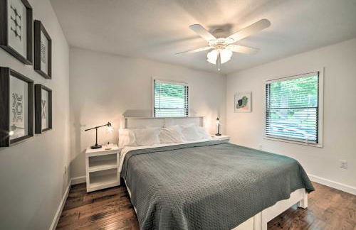 Lakefront Rest-Ashored Home with Private Dock! - Foto 9