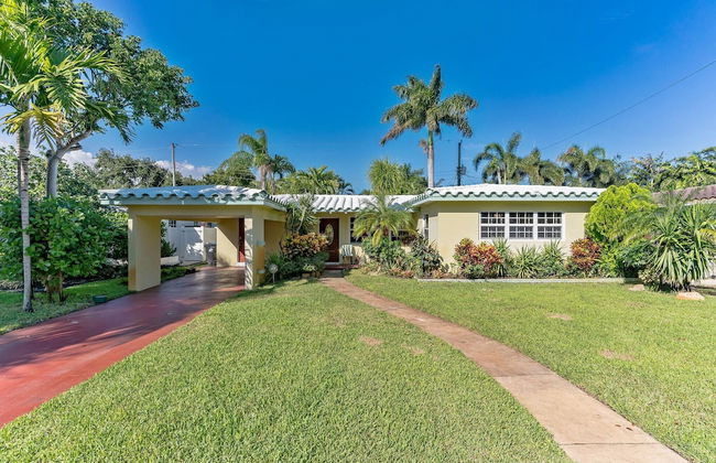 Beautiful Comfy Home With Private Hot Tub Close To Beach 2 Bedroom Home by RedAwning - Photo 31