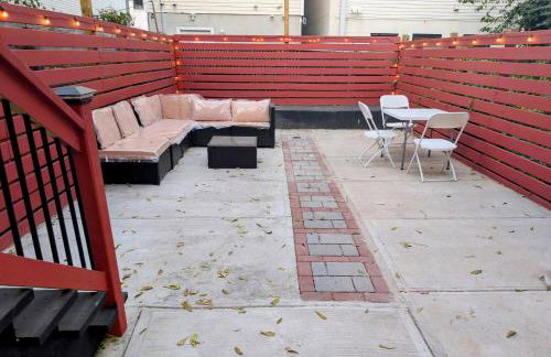 Cozy 2BR Brick Haven! Near light rail! 35m to NYC - Foto 11