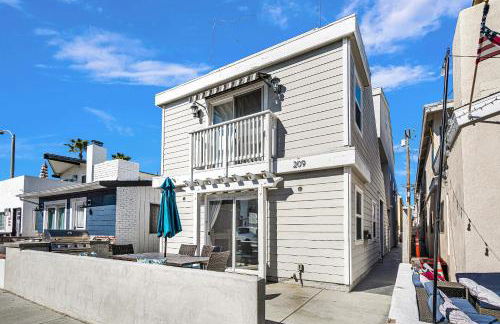 Beach Escape with Patio! 2 Min Walk to Sand & Surf - Foto 34